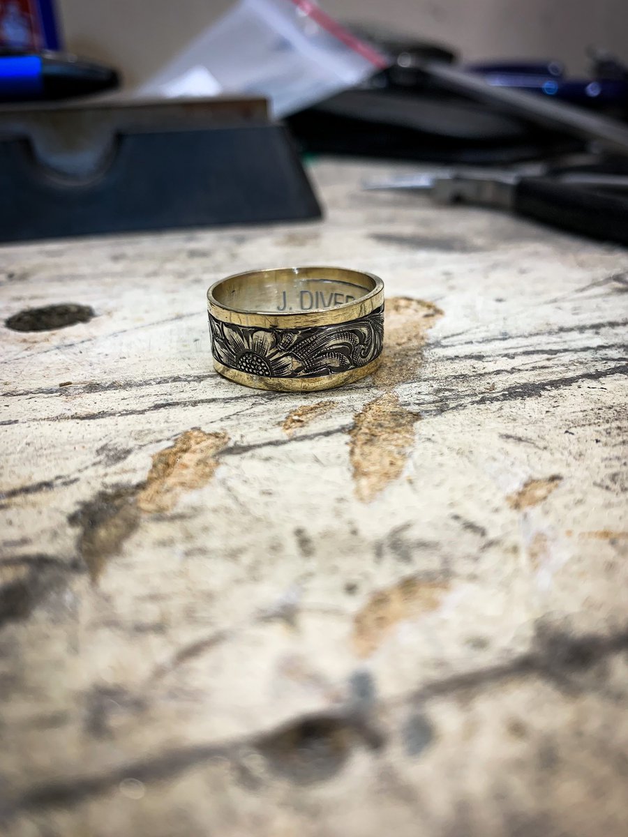 WowJustinDiver's tweet photo. Sterling silver and yellow gold is always a solid choice https://t.co/92Dl31lmXw
