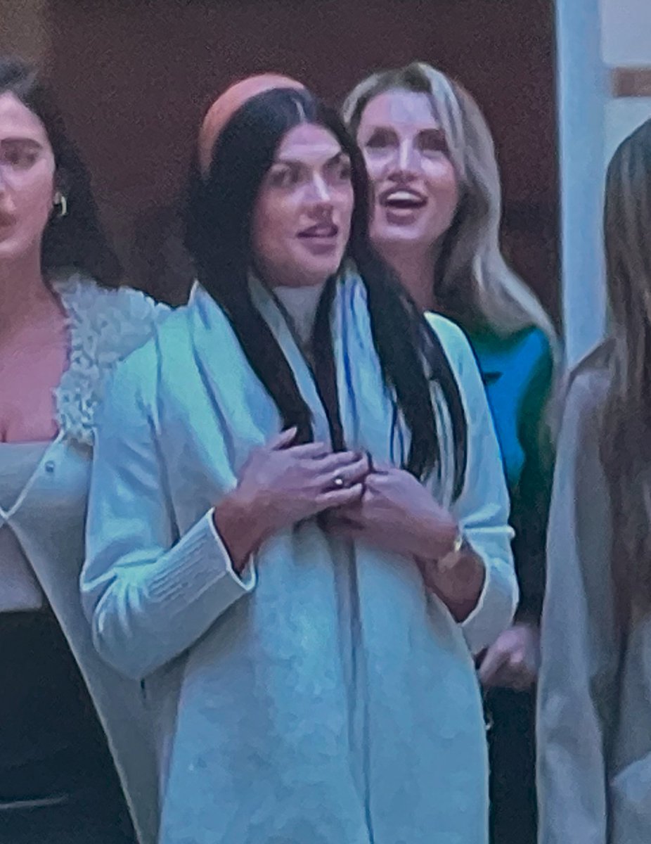TheBachBabes's tweet photo. What in the Blair Waldorf was this 

#TheBachelor https://t.co/MfoKjzt7IL