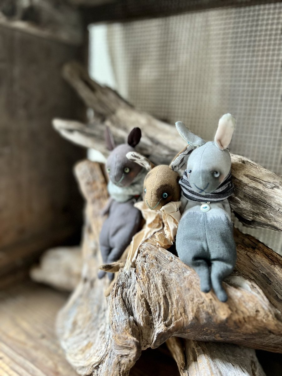 okotas64's tweet photo. クラフトアート創作人形展、
本日搬入日です。

いよいよ明日から
ホヤホヤの「脱力ピョン」も
連れて行きますね！

#クラフトアート創作人形展
－10th anniversary－
3/8-13
阪急梅田本店アートステージ
@craft_art_doll 
https://t.co/aXzQuihH6f
＠craft_art_DOLL

3/8.11.12.13在廊予定 https://t.co/PFSDNhiC5K