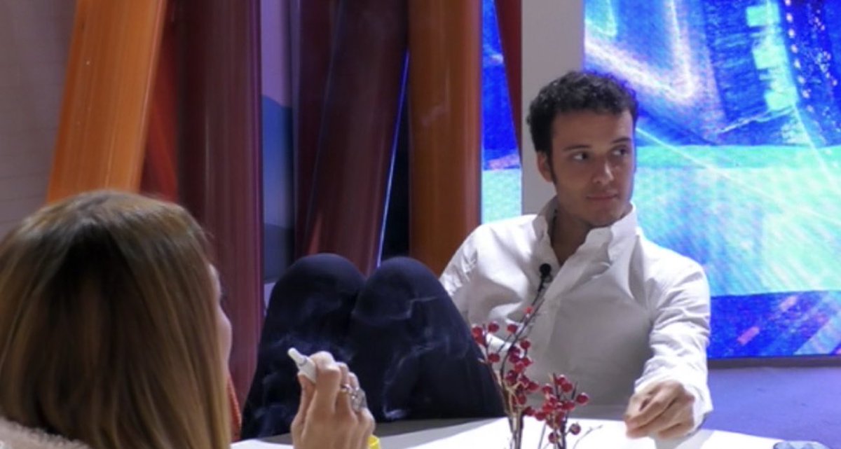 fe_lucrezia's tweet photo. edo:”ma io se mi sono preso così tanto di lei è perché ho visto questi lati positivi” cucciolo 🥺❤️‍🩹 #donnalisi #GFvip https://t.co/1o6xmWvc5K