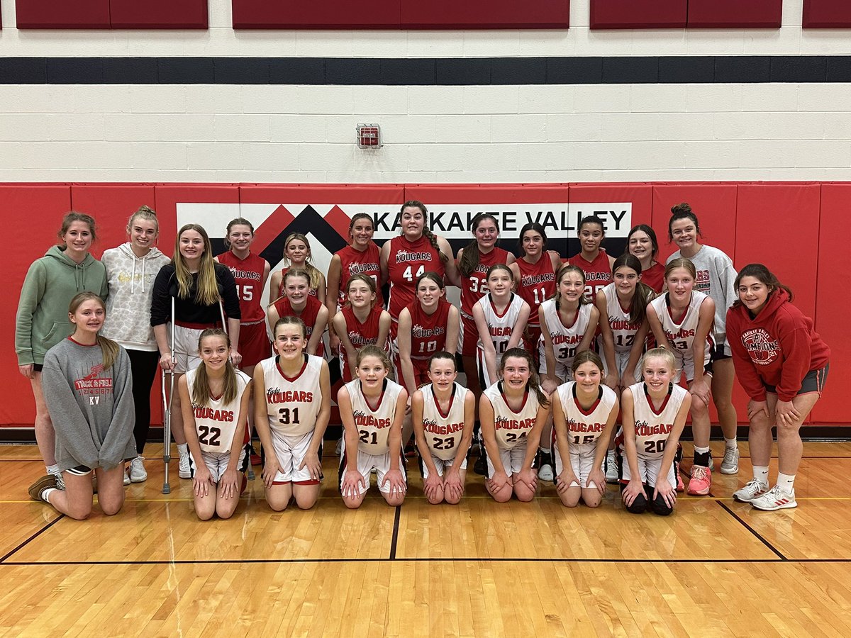 kvgirlsbball's tweet image. We were excited to come out and support the 7th and 8th grade girls in their final game of the season! We loved seeing everyone play this year!🐾🏀❤️ #oneprogram