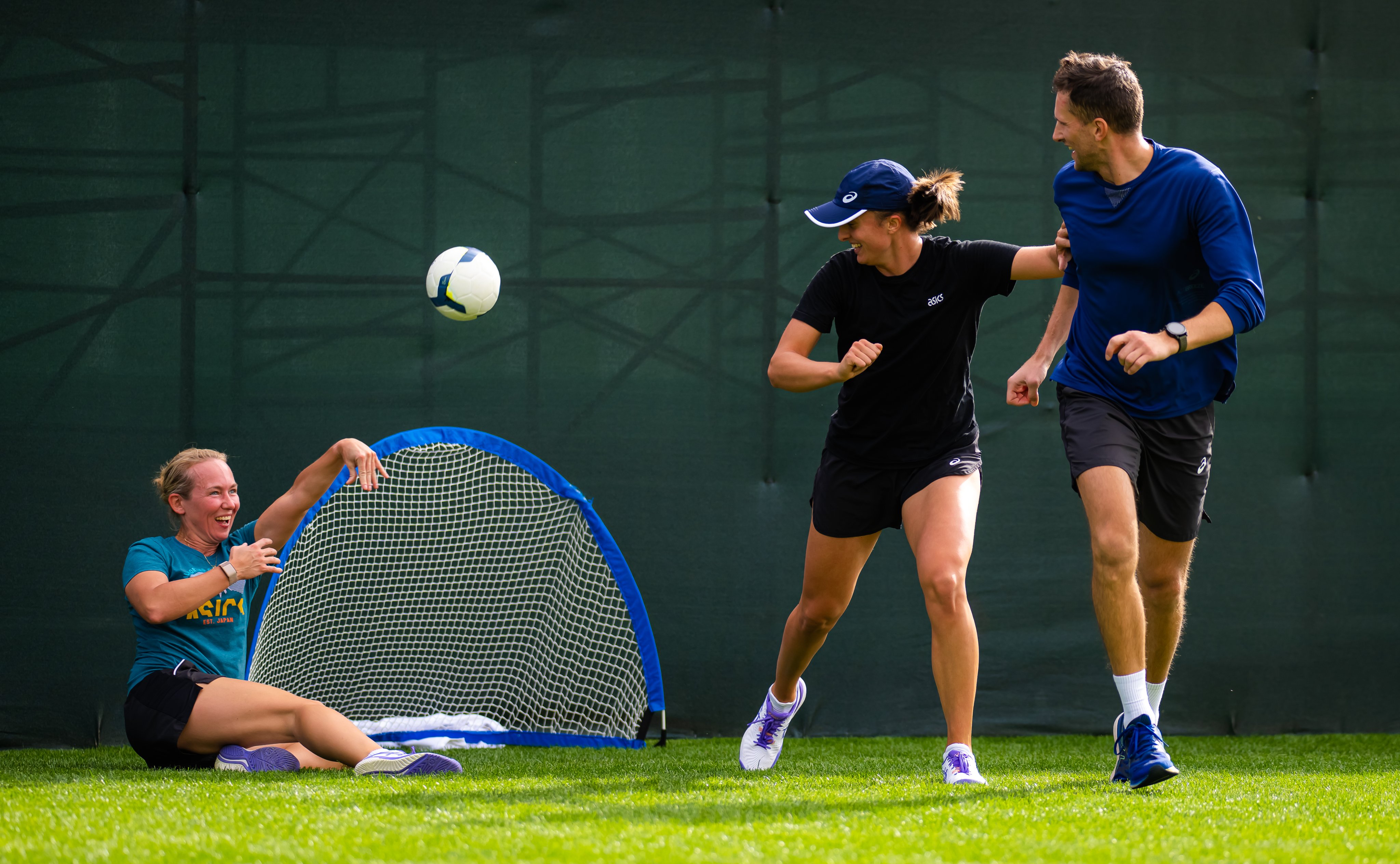 Asics deals tennis twitter