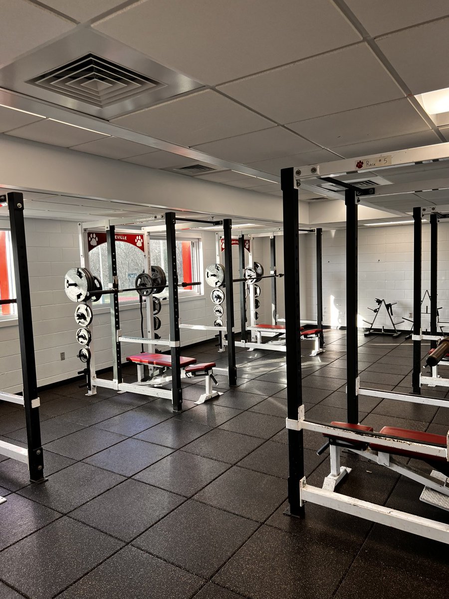 AMSFootball2's tweet photo. New and improved AMS weight room “The AMS Football Factory” 🐾

Football season is YEAR ROUND for the Cougars. Workouts are Mondays and Thursdays after school. Off-season grind is going to look different this year. 

Time to get to work. 
#BuiltDifferent #ACSCougarPride https://t.co/4QjfVwMwfN