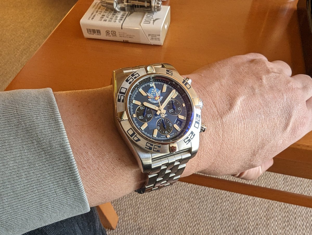 03afro_udedokei's tweet photo. 今日はちょっとひと息つけてます。
BREITLINGのクロノマットさんと一緒です。
もう春の雰囲気ですね♪ https://t.co/o4q2ljxY2B