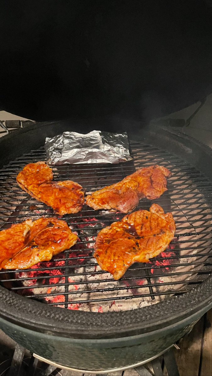 FunkmeisterND's tweet photo. Pork steaks tonight #bge #bgenation #biggreenegg #funkbbq #foodporn https://t.co/OMW7f07UR7