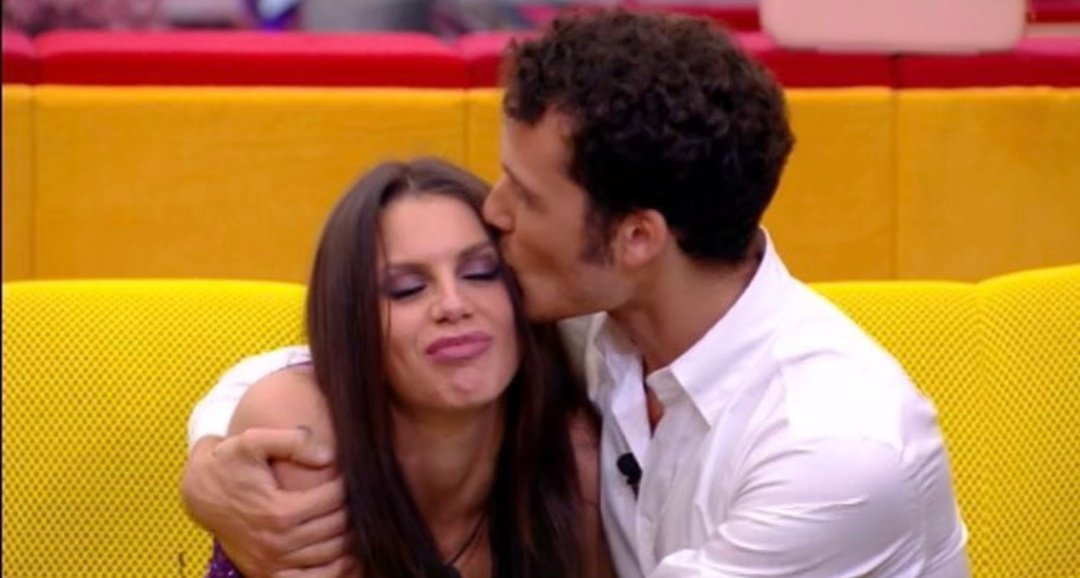 ansiacostantee's tweet photo. Edo: io se mi sono preso così tanto di lei è perché ho visto dei lati positivi che spesso non si vedono. 😭❤️ #donnalisi #gfvip https://t.co/6XI0lmCYMi