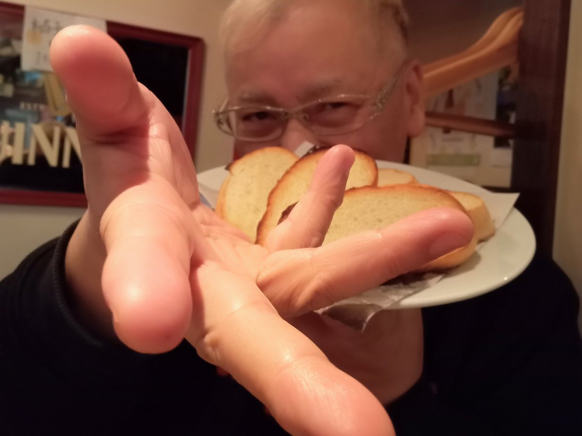 1i1ium1i1y's tweet image. ✔#bartime
#焼きカプレーゼ
#とっさりムール貝の白ビール蒸し
#季の美
@#池袋 Abbot's Choice

日曜深夜のテンションで、
そのまま二軒目へ🍸

ただの酔っ払い三人。笑
大好きすぎる。

#AbbotsChoice  #アボットチョイス
#bar #バー #深夜営業 #アイリッシュパブ
.