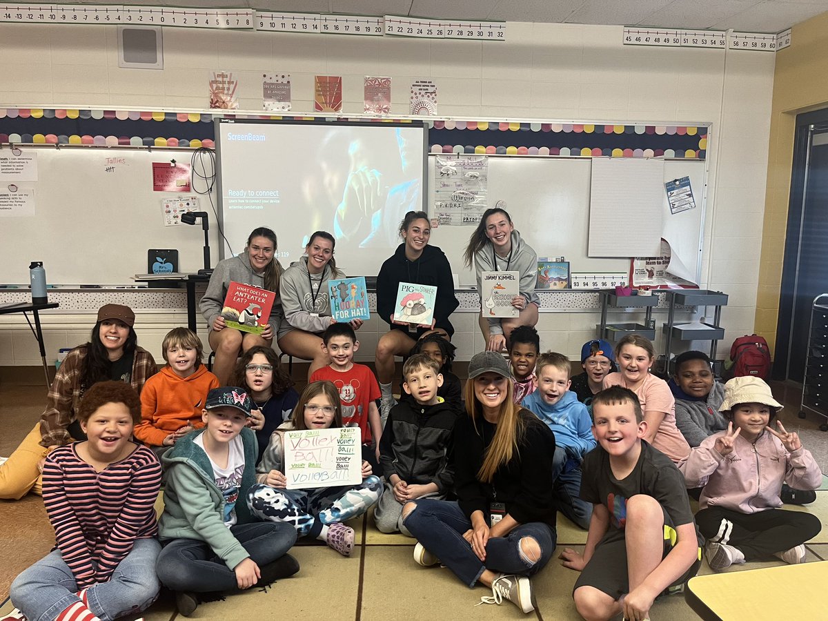 Lindsay, Teagan, Deja &amp; Josie took some time out of their day to read at Jefferies Elementary School today! #communityfirst #communityservice