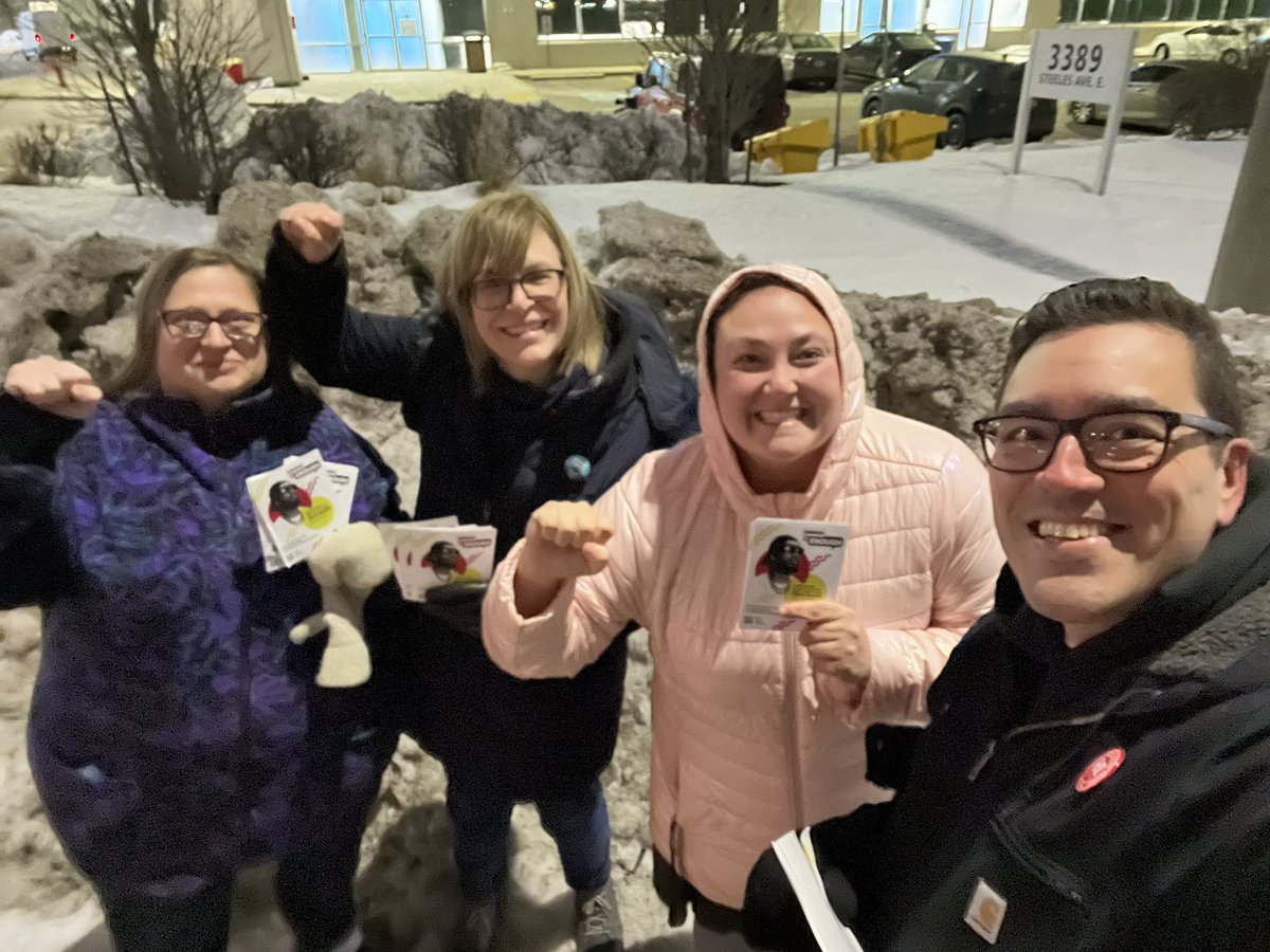 Pam Frache (@pfrache) on Twitter photo 💥 Had a great time with these fabulous folks at tonight’s outreach blitz for the #EnoughIsEnoughON campaign launch on Friday, March 10 at 7:00 pm. 💪🏿💪🏾💪 Chris Smalls of <a href="/amazonlabor/">Amazon Labor Union IBT</a> is the keynote!!! 🤩 RSVP and learn more here: ofl.ca/event/eie-toro…
#Justice4Workers #ONpoli 💥 Had a great time with these fabulous folks at tonight’s outreach blitz for the #EnoughIsEnoughON campaign launch on Friday, March 10 at 7:00 pm. 💪🏿💪🏾💪 Chris Smalls of <a href="/amazonlabor/">Amazon Labor Union IBT</a> is the keynote!!! 🤩 RSVP and learn more here: ofl.ca/event/eie-toro…
#Justice4Workers #ONpoli