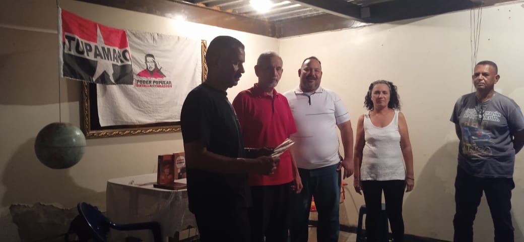 Durante la tarde de ayer domingo 5 de marzo, desarrollamos el conversatorio *"La Siembra Del Comandante Y Su Legado Histórico"* en el Urbanismo Villa Las Camelias, parroquia Concepción del Municipio La Cañada de Urdaneta, Estado Zulia
Formación permanente 
🔴⚫VENCEREMOS...