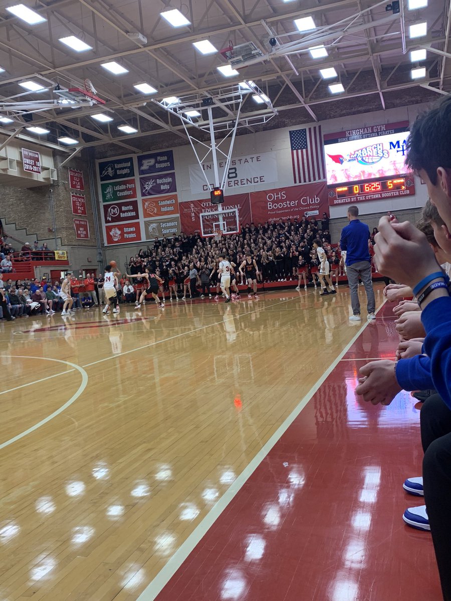 JimFairfield95's tweet photo. One of the most electrifying gyms to watch a game. https://t.co/8nRrlg5tsl
