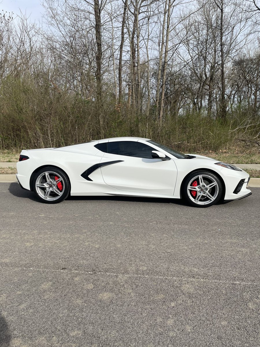 cjthrowdots's tweet photo. Ive had this a month now and haven’t posted many pictures cause i haven’t got wheels yet but the stock wheels been growing on me https://t.co/H9rCzTWeVF