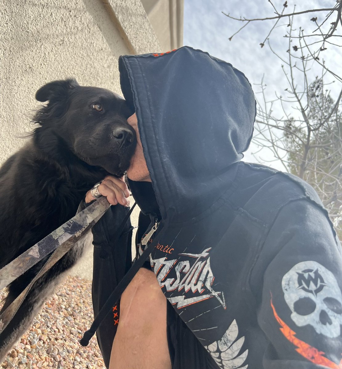 StephenEPearcy's tweet photo. Good to be with my son, the one they call BEAR. Kiss kiss. Happy to be back, time to be home, work, write, and everything that goes with it. #bearthedog #loveyourpetday β οΈπβπ¦Ίβ οΈπ΄ββ οΈ https://t.co/Y1MNxjLp7d