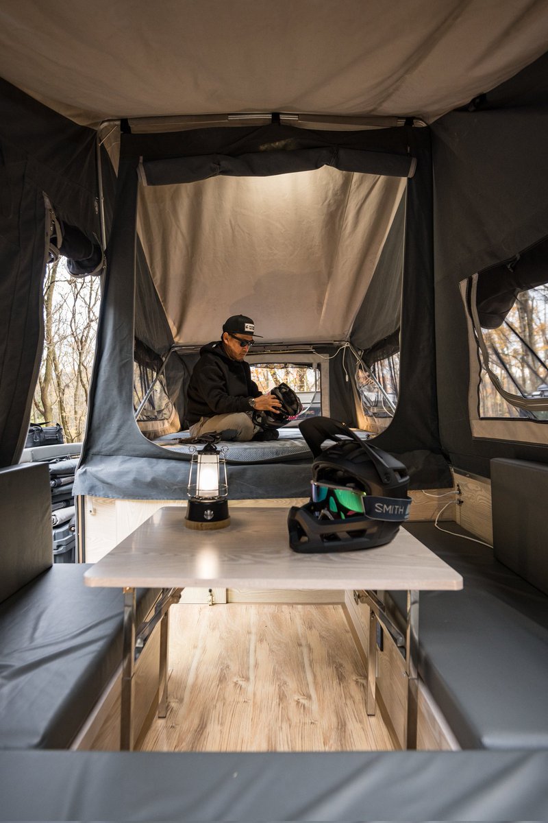 aso_vehicle's tweet image. H1キャンプを快適にする移動式リビングルーム
#overland #overlandlife #overlander #hummerh1 #hummer #オーバーランド #オーバーランダー #ハマー #ハマーh1 #ハマー好きと繋がりたい #diy #キャンプ好き #4x4 #軍用車 #荷台泊 #outdoorあそびーくる #あそびーくる