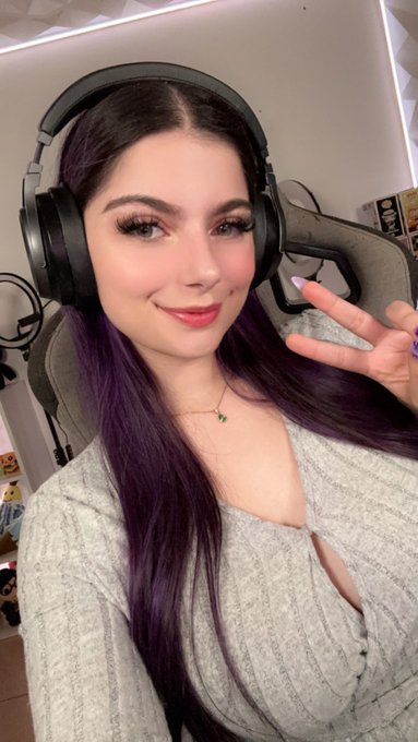 Ya andamos en directo ❤️❤️   https://t.co/MQwEjXDThR https://t.co/5H8Eb3Z15I