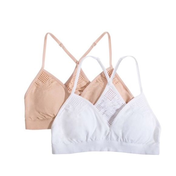Jjuniper715's tweet photo. So good I had to share! Check out all the items I'm loving on @Poshmarkapp #poshmark #fashion #style #shopmycloset #wondernation #etienneaigner #colorstreet: https://t.co/vJJcYP9IST https://t.co/7LeVjw711y