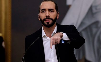 ManuelJVelez's tweet photo. Quién está de acuerdo que 
Este gobierno de Gustavo Petro es un Caos Total de Corrupción. Definitivamente necesitamos en Colombia un Nayib Bukele.🔄 https://t.co/JKqfmFo4BS