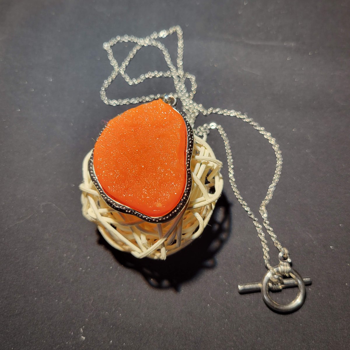 This Orange Rock Pendant Necklace is great for those interested in avante-garde style.
#orangenecklace #rockpendant #avantegardestyle
tinyurl.com/2eh66htp