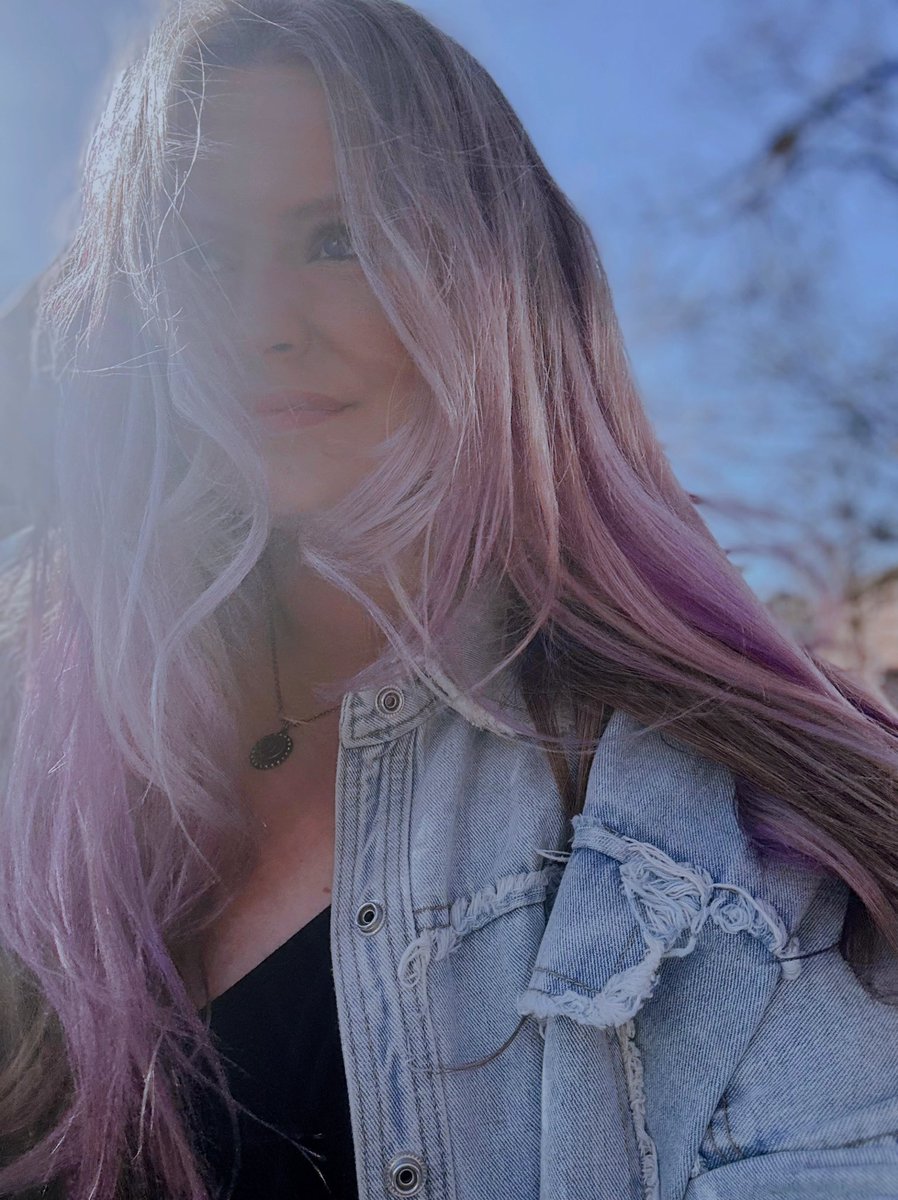 happy monday✨

y’all come hang out with me this busy, busy week🤘🏼🔥

TUESDAY - Jimmy's Big Burgers // livin’ the write life @ 9:15

WEDNESDAY - Tin Roof Nashville // BusCall @ 8pm

FRIDAY - Tin Roof Broadway 2nd floor @ 11pm

SATURDAY - Spillway BG w/ Parker Hamilton @ 7pm