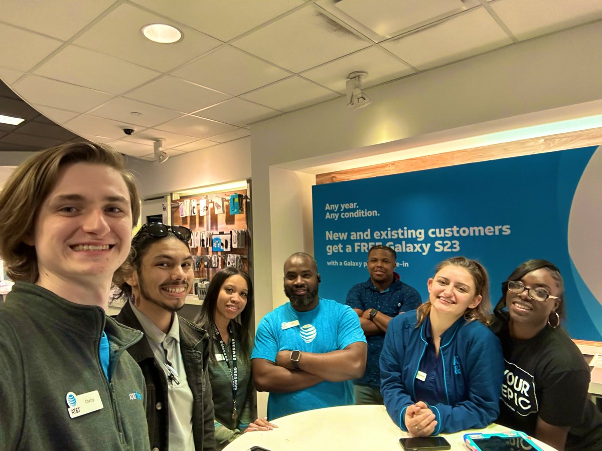 RodMccollum's tweet image. My promise to my team is to help them grow their pockets and careers by driving sales and developing them and doing both genuinely! This team’s drive and competitiveness is unmatched and I can’t wait to see how far we can go! 🚀🚀🚀#WinMoore #KamoKares #LifeatATT @KAMOkonnects