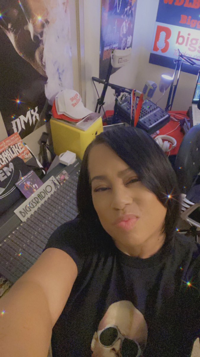 biggsradio's tweet photo. The Dinahlynn Biggs Show Monday nights breaking #newmusic2023 on https://t.co/DGkGTEOwg8 #biggsradiostation #atlanta #dinahlynnbiggs #streamingradio #womanowned #BiggsRadio #zoomiezentertainment #ascap #BMI #BMISongWriter https://t.co/0YsYgCoKSX