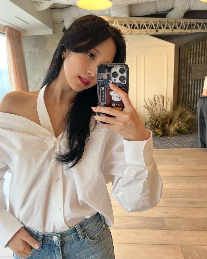 eunfilter's tweet photo. 1) Post the first 4 pictures on your Pinterest home page, no explanation
2) Tag 8 (cause its fate) people to do the same :)
@teamochaesita @haeringomitas @Nayeoniecupid @Hanniuva @olahyewon @danielleu__u @haerifim @Disturbeddys https://t.co/ksrPLNhXzW
