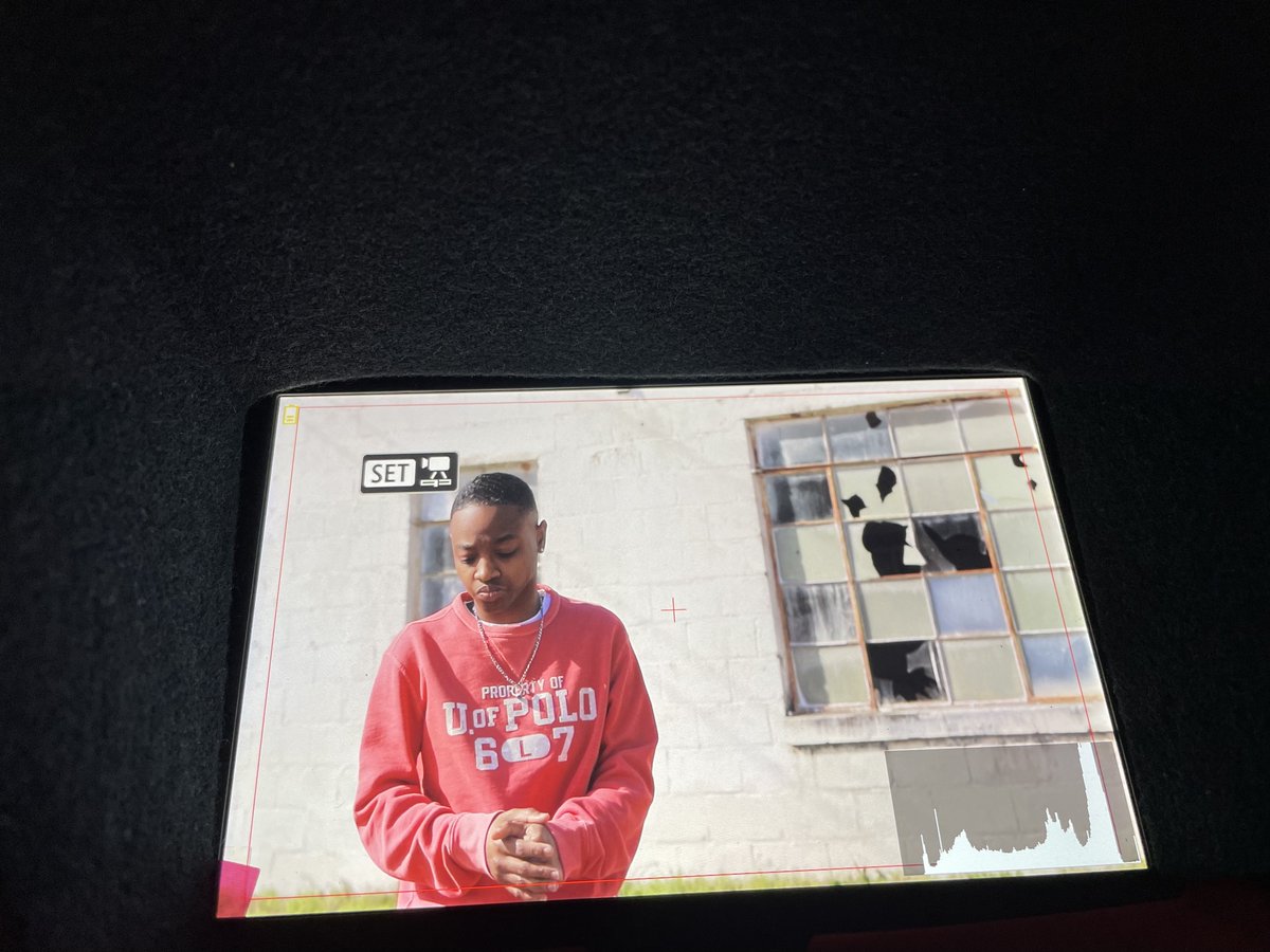 DailyMyle's tweet image. On set image from the latest episode of #VisualPerformance. Watch &quot;Painful Gains&quot; → youtu.be/k0lqmsVJ1W0