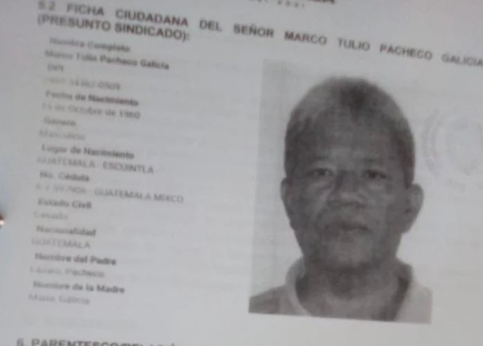 __VaderGT's tweet photo. Juez ordena la captura del abogado MARCO TULIO PACHECO GALICIA, esposo de la ex magistrada Gloria Porras, por el delito de:
violación sexual con agravación de la pena.
Cámaras ocultas evidenciaron que, Pacheco violaba a su suegra de 80 años. HdP. 😏
Expediente M0008-2022-177 https://t.co/OlRh53BvyG