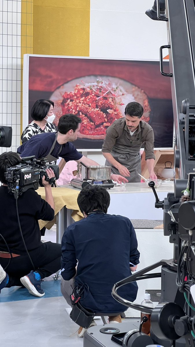 Central (@centralrest) on Twitter photo Hoy en Tokio mostrando #Peru y alguna de sus cocinas caseras , estilo <a href="/MaterIniciativa/">MaterIniciativa</a> y con el trabajo del equipo MAZ Tokio
#ペルー料理
<a href="/VirgilioCentral/">Virgilio Martinez</a>
#あさイチ
#NHK Hoy en Tokio mostrando #Peru y alguna de sus cocinas caseras , estilo <a href="/MaterIniciativa/">MaterIniciativa</a> y con el trabajo del equipo MAZ Tokio
#ペルー料理
<a href="/VirgilioCentral/">Virgilio Martinez</a>
#あさイチ
#NHK