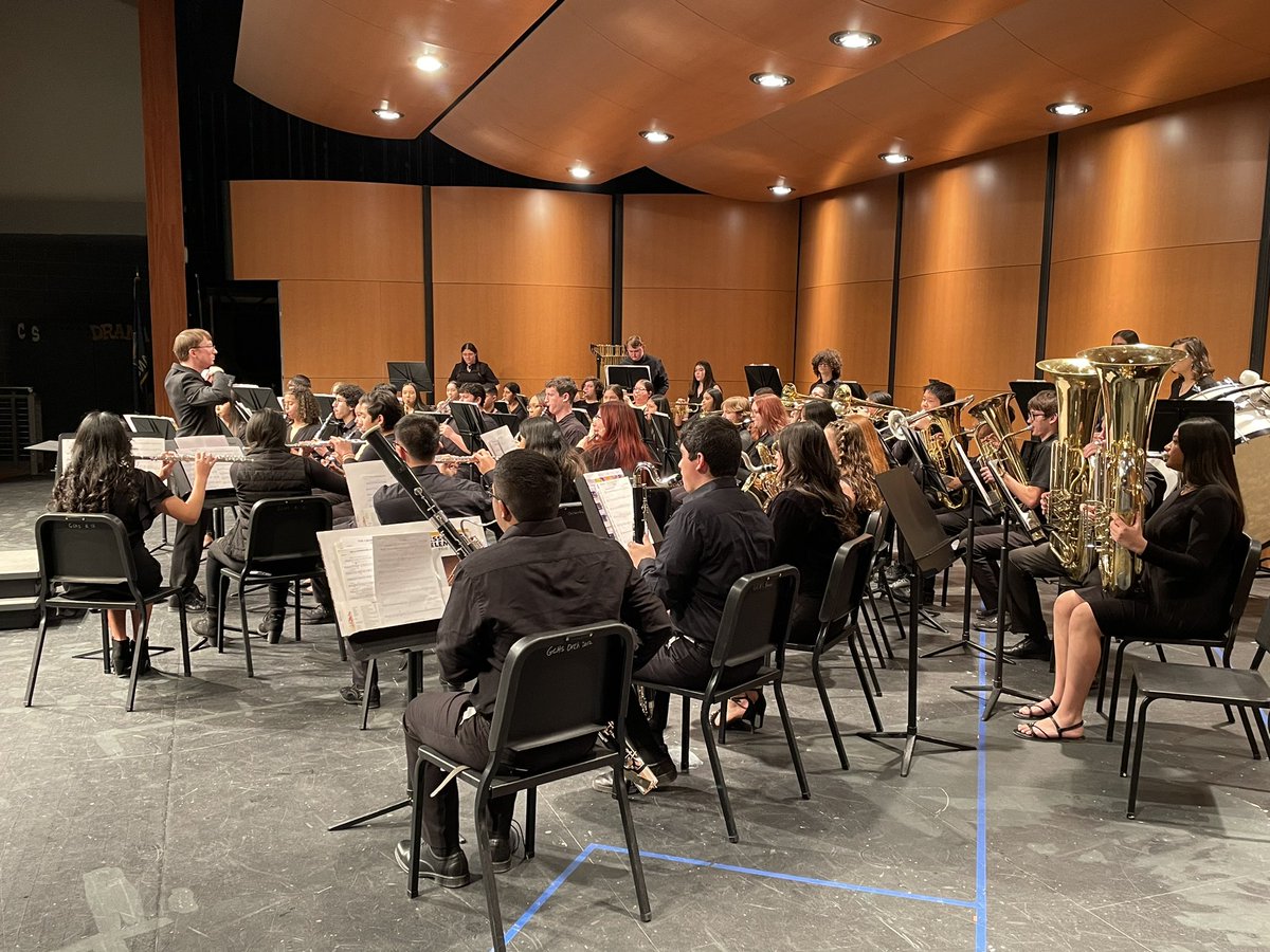 GardenCityBands's tweet photo. Horizon award winner Andrew Thiesen warming his ensemble up. #gcbuffpride https://t.co/w5vHY1mPTg