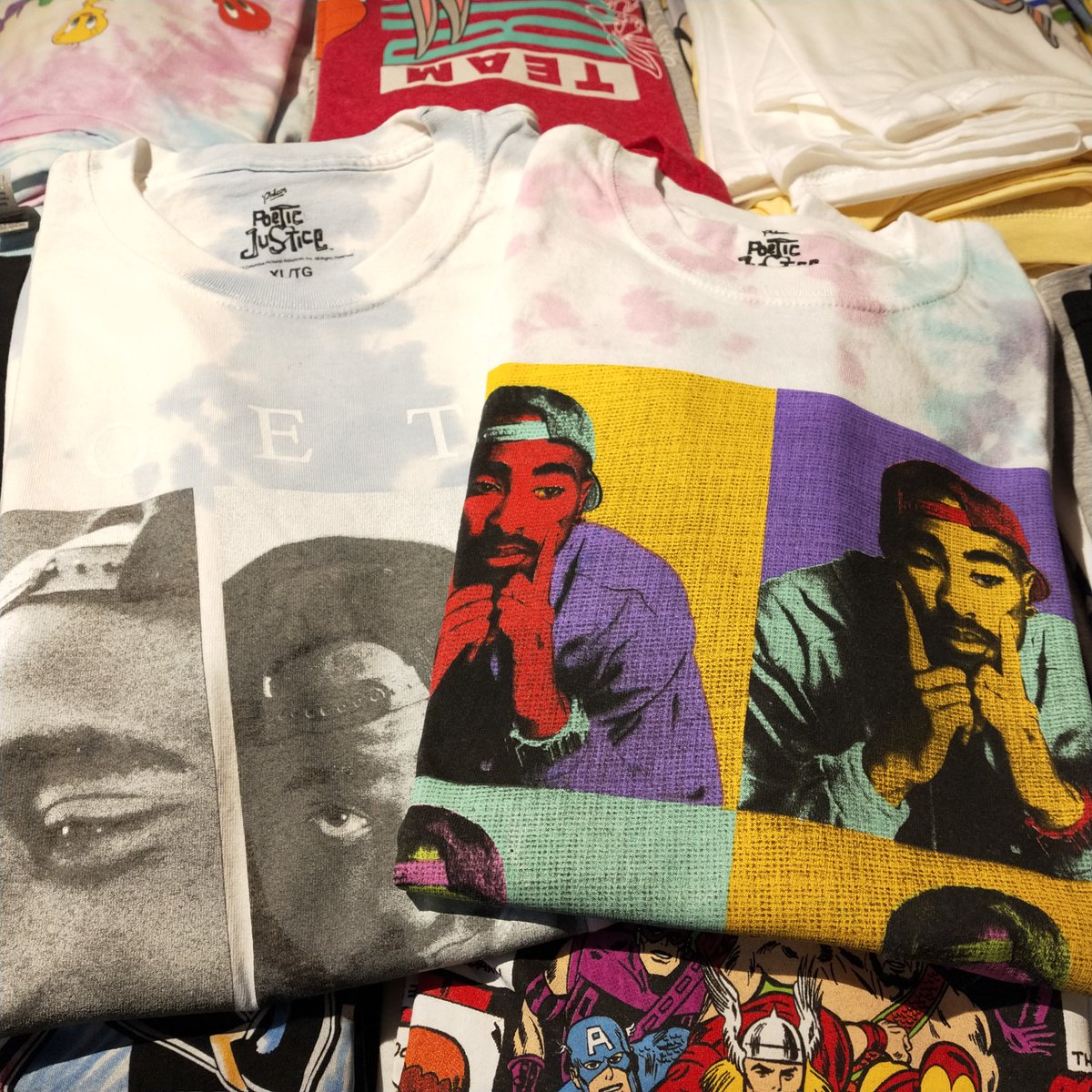 billkenmike's tweet photo. こんにちは！本日もオープンしてます。ご来店 お待ちしております。お家から通販もご利用いただけます ¨̮ ☞  https://t.co/ipTP7M81o0…
#Tシャツ
#USA直輸入
#アメリカン雑貨
#アンティークマイク
#アメ村 https://t.co/nMQT5uvpRg