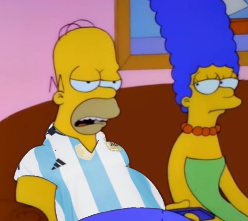 SoySimpsonito's tweet image. - Bueno, tal vez los mexicanos tengan una planta de Tesla y un buen tipo de cambio frente al dolar, pero hay algo que no pueden comprar.
- ¿Qué?
- Mmmmm... Una copa del mundo.