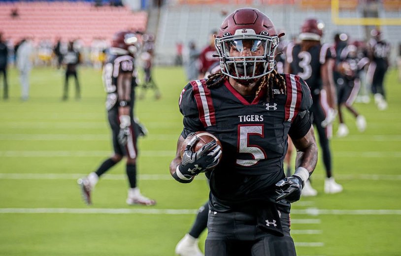 Just_Tyvone's tweet photo. #AGTG I’m blessed to receive my first full ride scholarship to Texas Southern University @Coach_AAnand @MattSchobel @ColumbusHS1894 @210Preps @TxsuFootball_ https://t.co/E7owhwujBJ