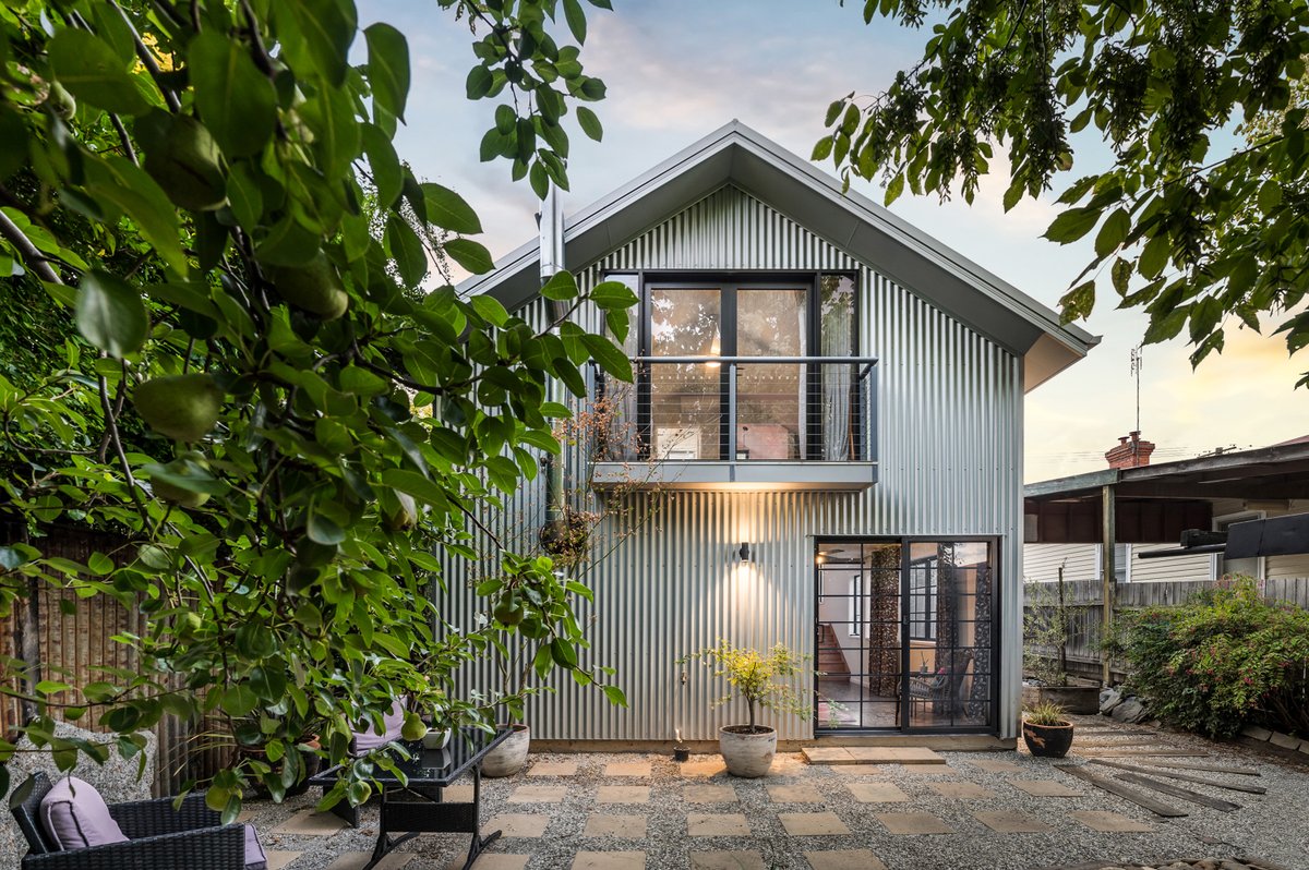 top_snap's tweet photo. Known as ‘Stella’, a character filled treasure originally built in 1895 filled with beautiful stories of local history has been lovingly restored throughout to celebrate its history 🏠
.
.
📷 Nathan - Top Snap Central Victoria https://t.co/NeOwPyCUKV