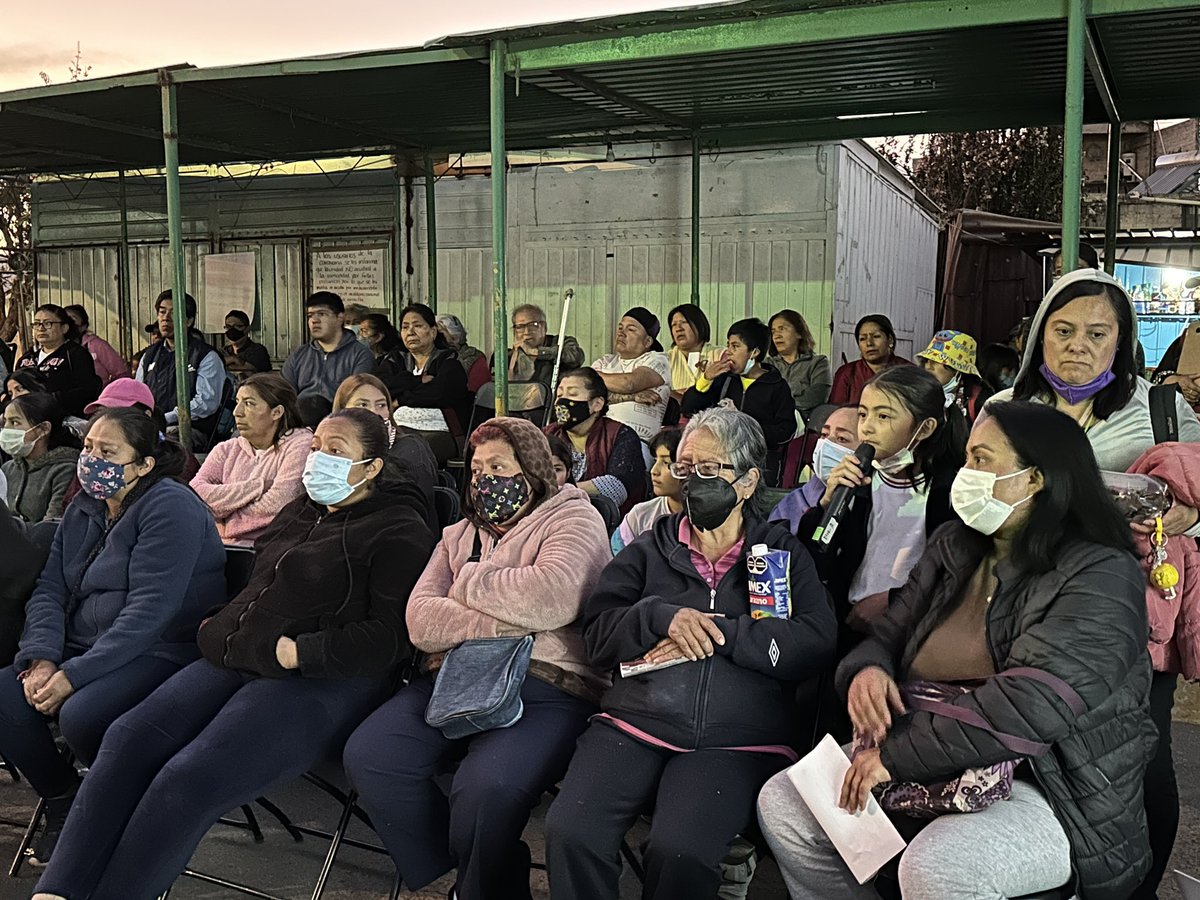 ParticipacionT's tweet photo. 🔴 ¡𝐒𝐞𝐠𝐮𝐢𝐦𝐨𝐬 𝐯𝐢𝐬𝐢𝐭𝐚𝐧𝐝𝐨 𝐚 𝐥𝐚𝐬 𝐲 𝐥𝐨𝐬 𝐯𝐞𝐜𝐢𝐧𝐨𝐬 𝐝𝐞 𝐥𝐚𝐬 𝐜𝐨𝐥𝐨𝐧𝐢𝐚𝐬 𝐩𝐫𝐢𝐨𝐫𝐢𝐭𝐚𝐫𝐢𝐚𝐬 𝐝𝐞 𝐓𝐥𝐚𝐥𝐩𝐚𝐧! 

Por instrucciones de nuestra jefa de Gobierno la Dra. @Claudiashein visitamos las colonias prioritarias de la demarcación 2/1 https://t.co/XNyLbwDXFr