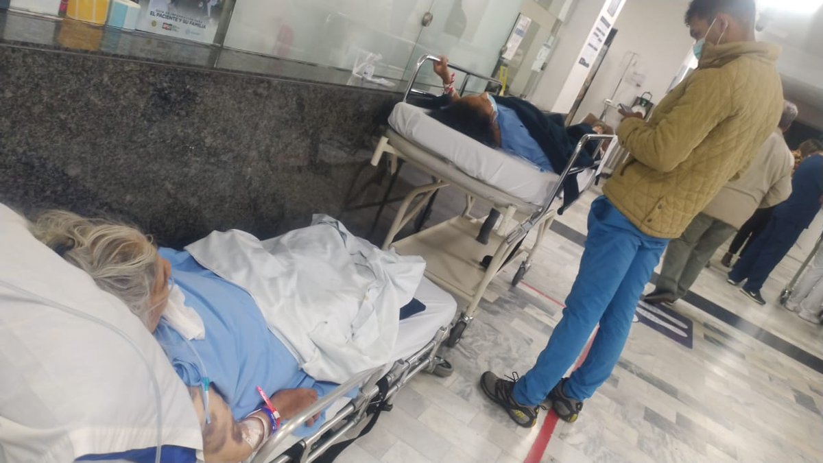 PaulaGomezM's tweet photo. Señores @Supersalud, la EPS FAMISANAR @EPS_Famisanar lleva más de 8 días dilatando la autorización para remisión a IPS con unidad coronaria para cirugía de reemplazo de cadera de una abuelita de 89 años y hoy le iniciaron el paseo de la muerte https://t.co/A8WAhryvxp