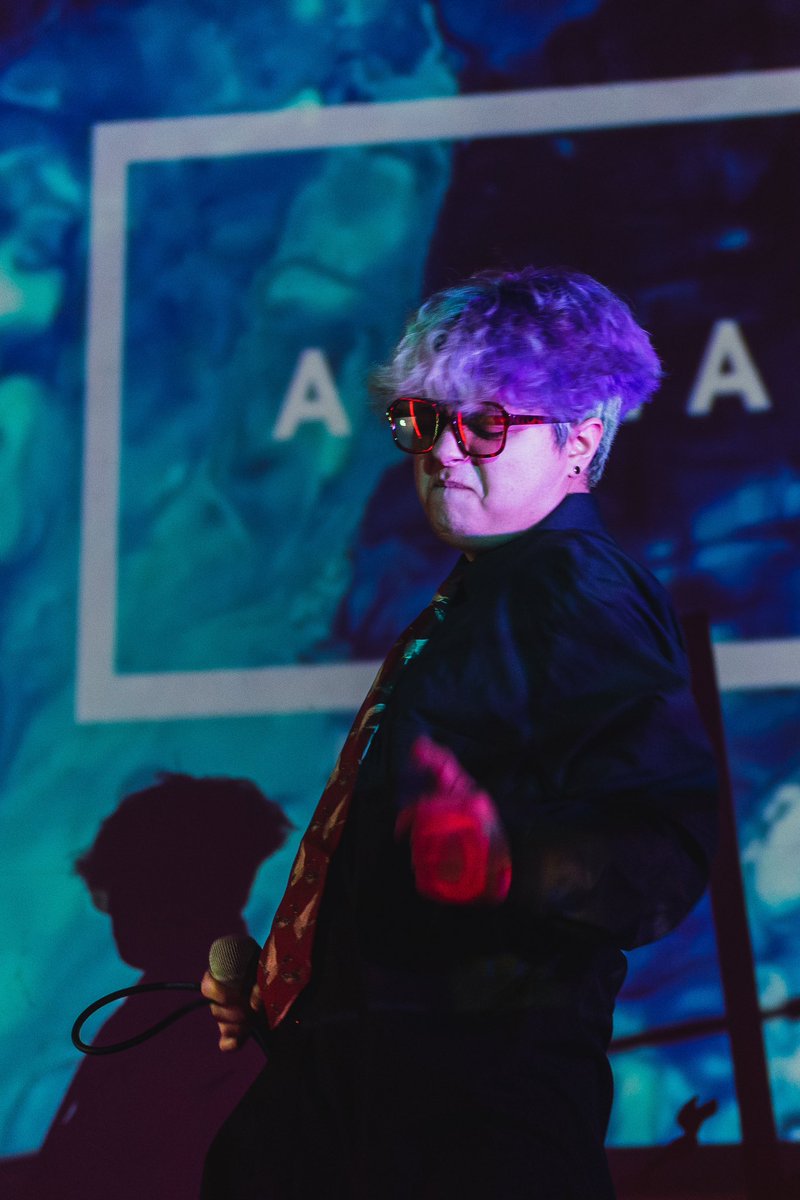 Que bonito es subirse al escenario con amigos y dejar el corazón ahí🫀
De nuevo gracias por la oportunidad @delicadosinfiltro aqui para lo que necesites siempre🙏✨
Foto por: @david.salinas.m 📸