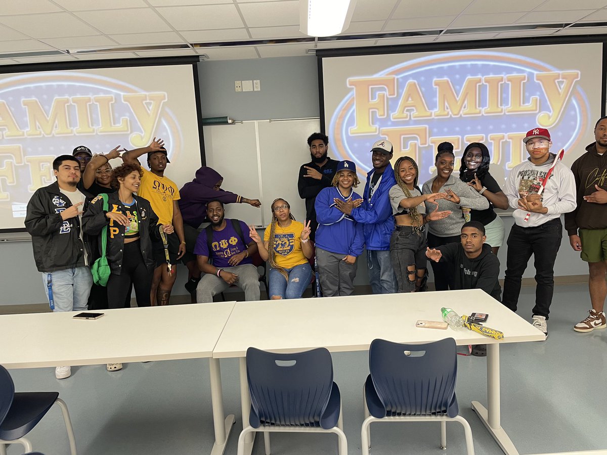 SamHoustonZetas's tweet photo. The Lambda Eta Chapter had a great time playing against the D9 in a game of family feud for NPHC week π€π€ Donβt forget to come out and meet the D9 at all of the other NPHC week events this week!
#NPHC #NPHCUNITY #NotJustAnyZeTa #LambdaEtaZetas https://t.co/9wAOr7QsOb