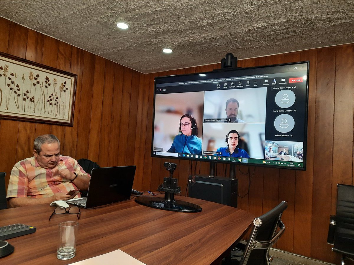 OGAmbienteCuba's tweet photo. Preside el Viceministro Primero @SANTANACITMA encuentro virtual con funcionarios del @theGCF. Se abordaron las nuevas políticas en la la recapitalización de este mecanismo financiero 2024-2027 y el estado de los proyectos que se ejecutan en #Cuba. #CubaPorLaVida #MejorEsPosible https://t.co/pdL5004GXH