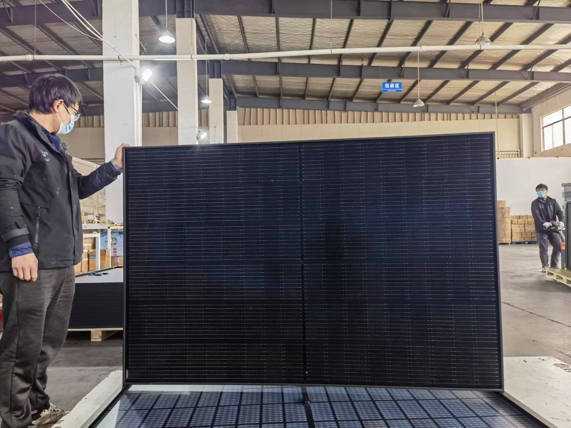 MylionB's tweet photo. 20kw solar power system. Anyone interested in it?
#solarenergy https://t.co/wf1RbHPsGd