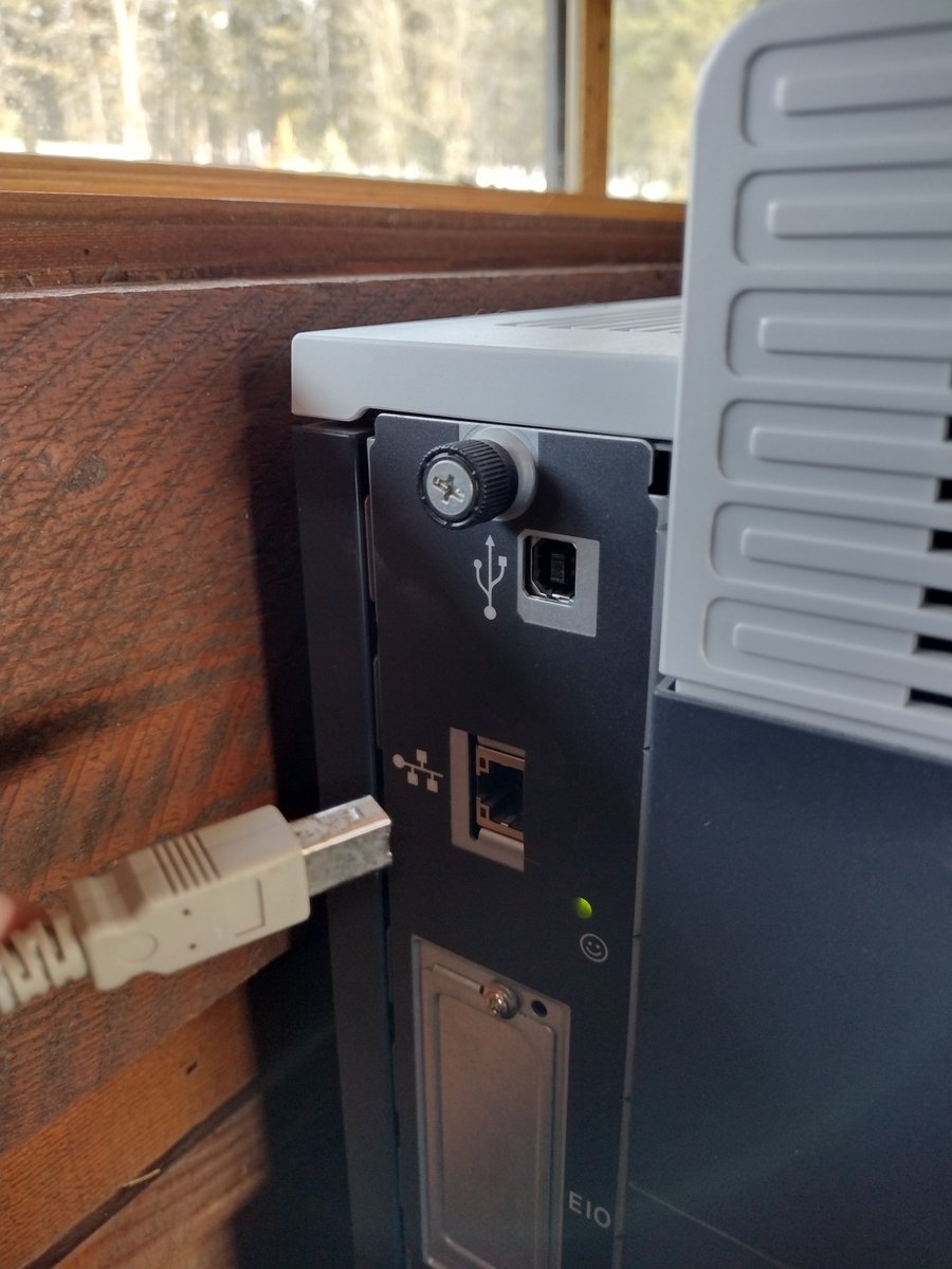 TechbenchTales's tweet image. Service call, Printer not working, Wrong hole
#tech #techbench #techbenchtales #technology #whoops