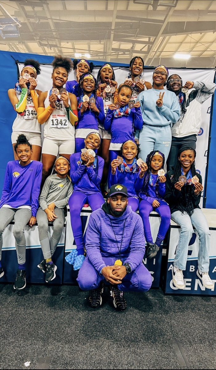 Congratulations 🎊 great way to start the outdoor season  #ladyjags <a href="/tandfn/">Track & Field News</a> <a href="/AAUTrackNField/">AAU Track & Field</a> @YouthSports2day <a href="/girlsthatrunGTR/">Girls That Run</a>