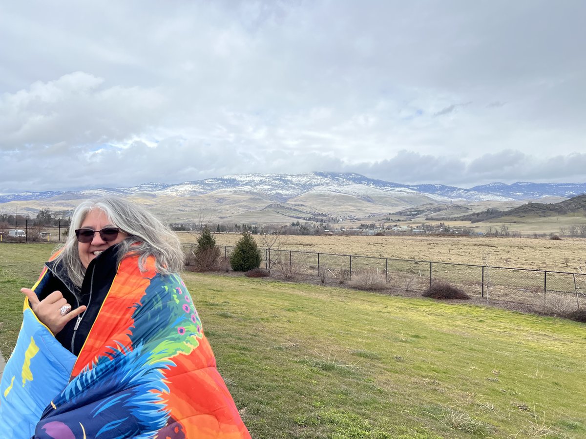 HIPacParks's tweet photo. Seen in the snowy wilds: Our exclusive Rumpl @HaleakalaNPS blanket keeping a traveling Hawaiʻi resident warm on the mainland. We sold out of those fast online and in the park store, but an order is in for restock!
#HaleakalāNationalPark #Rumpl #mauiblanket #campingblanket #shaka https://t.co/kUYUHTm3DM
