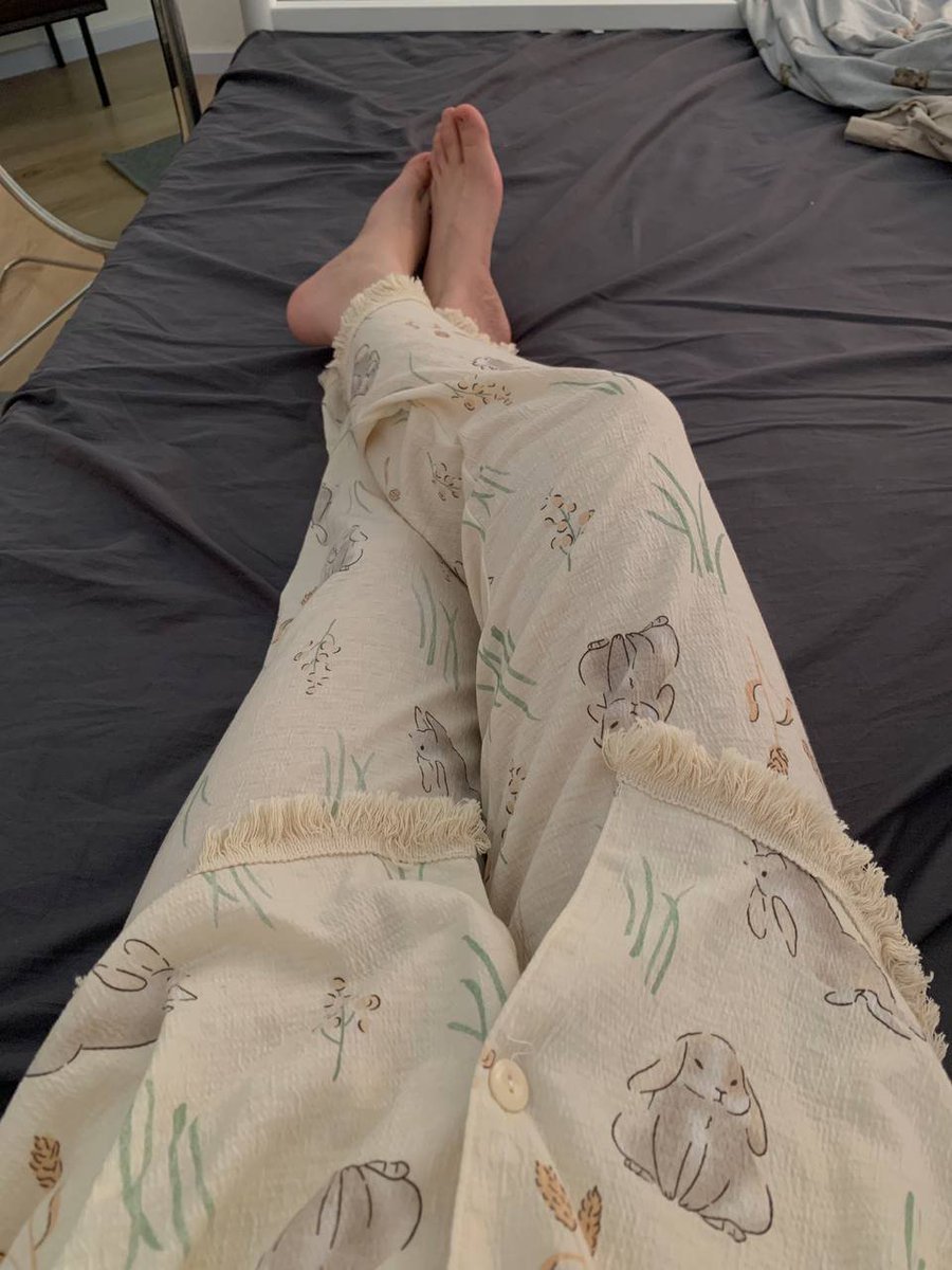 Ticcyie's tweet photo. good night, sleep https://t.co/33WdsVUU5t
