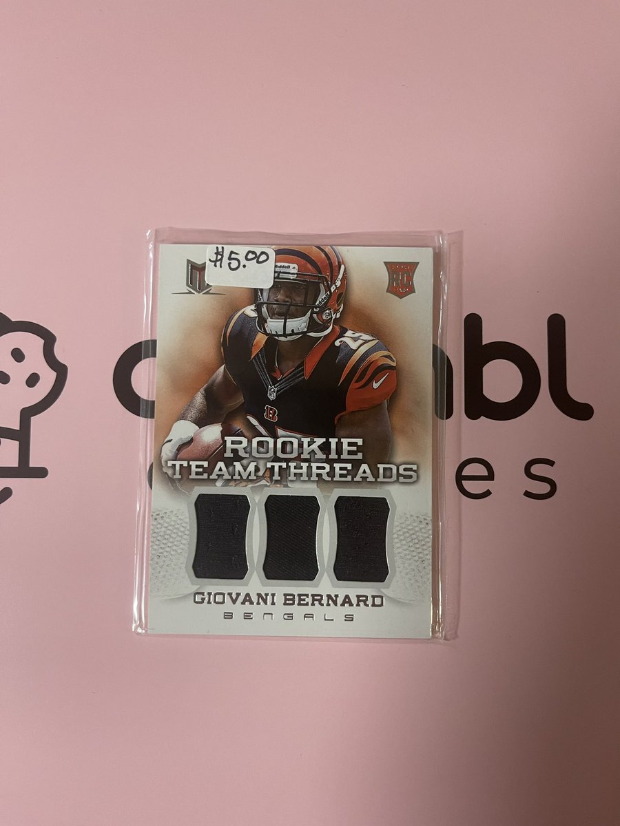 zachbinkley's tweet photo. A little spring break antique shopping today and ran into a 50% off deal with some autos and jersey inserts. #thehobby
S/O to @CrumblCookies for the stellar backdrop in this post. #notasponsoredtweet https://t.co/M1p3fcdwyt