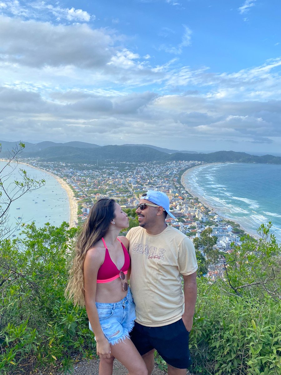 karlalimar's tweet photo. 1a e 6m ❤️ o teu amor me faz bem e me faz sentir a pessoa mais amada do mundo. queria q todo mundo tivesse a chance de ter uma pessoa assim, q cuida, respeita, surpreende, faz de tudo p ver a outra bem e feliz. obrigada p tudo q faz p mim 🥺 feliz nosso dia, amor da minha vida! https://t.co/1RVOeKdrQq
