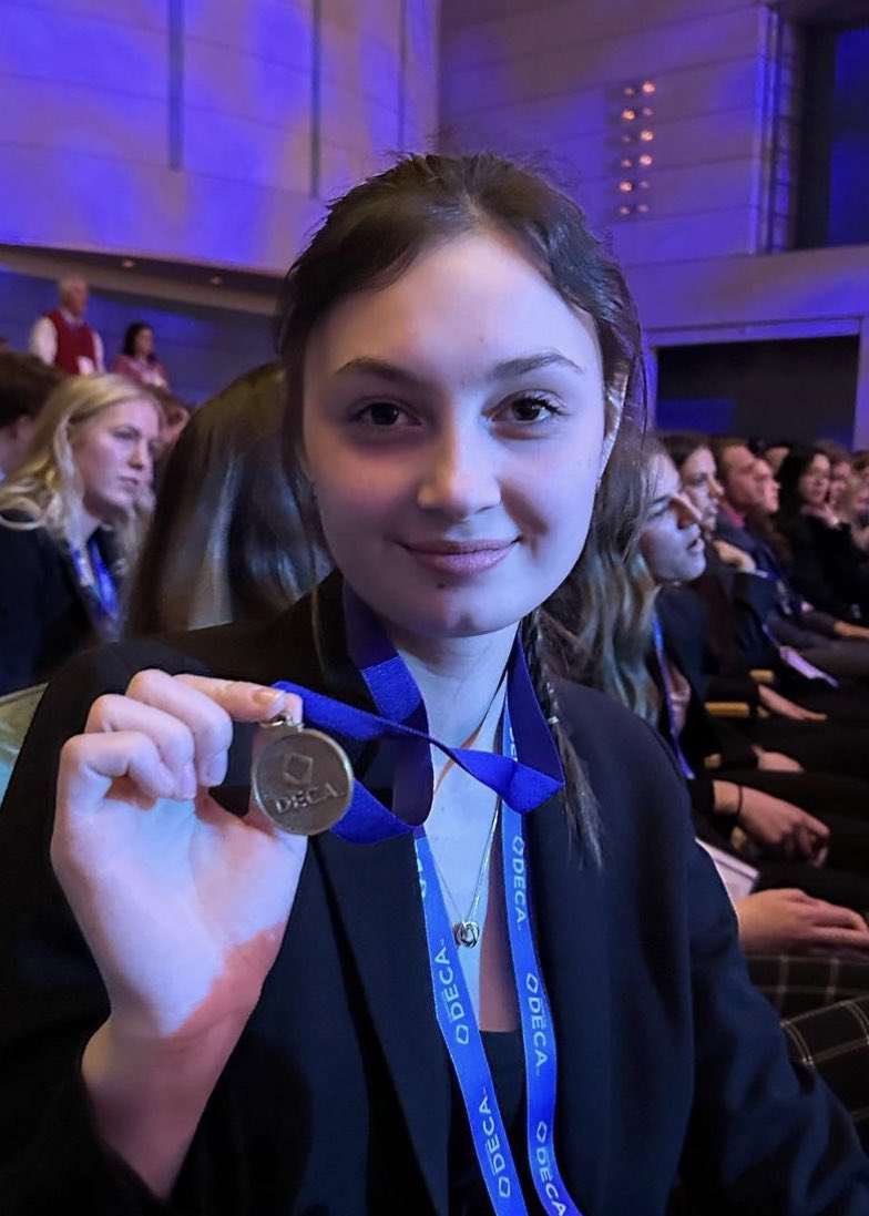 SWCHSdeca's tweet image. Congrats to our Advanced Level Employment Interview state finalists: Libby Heimer, Gordie Molin, &amp;amp; Nora Vietzen! 🏅