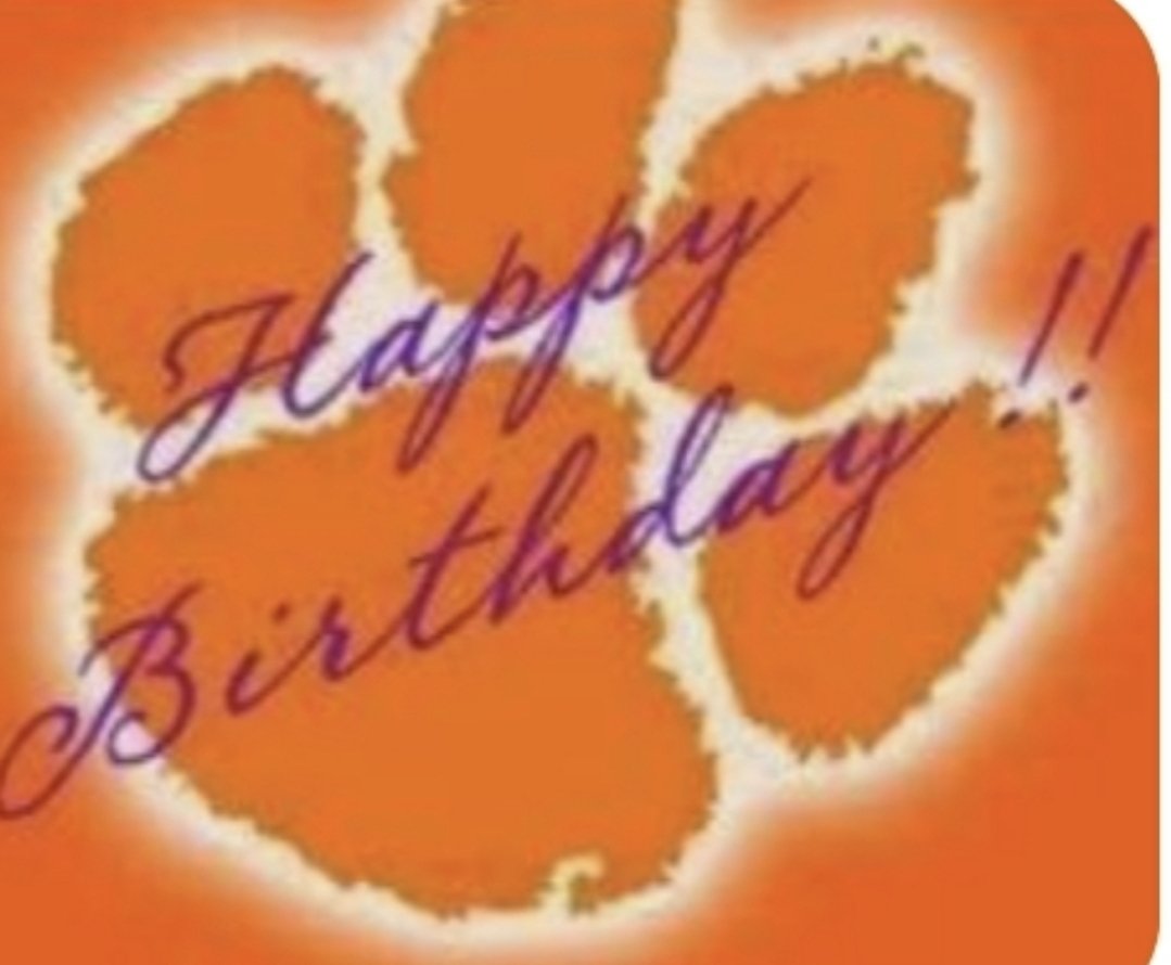 ldhiott's tweet photo. @ClemsonWBB @mari_rob5 Happy Birthday, Amari!! 🥳 🎉 https://t.co/8zPe3K6T1d
