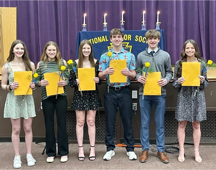 THTigers2's tweet photo. National Honor Society Induction Ceremony tonight.  Congratulations to our newest members.  Also thank you to our three seniors!! https://t.co/zIs6lqVQ7u