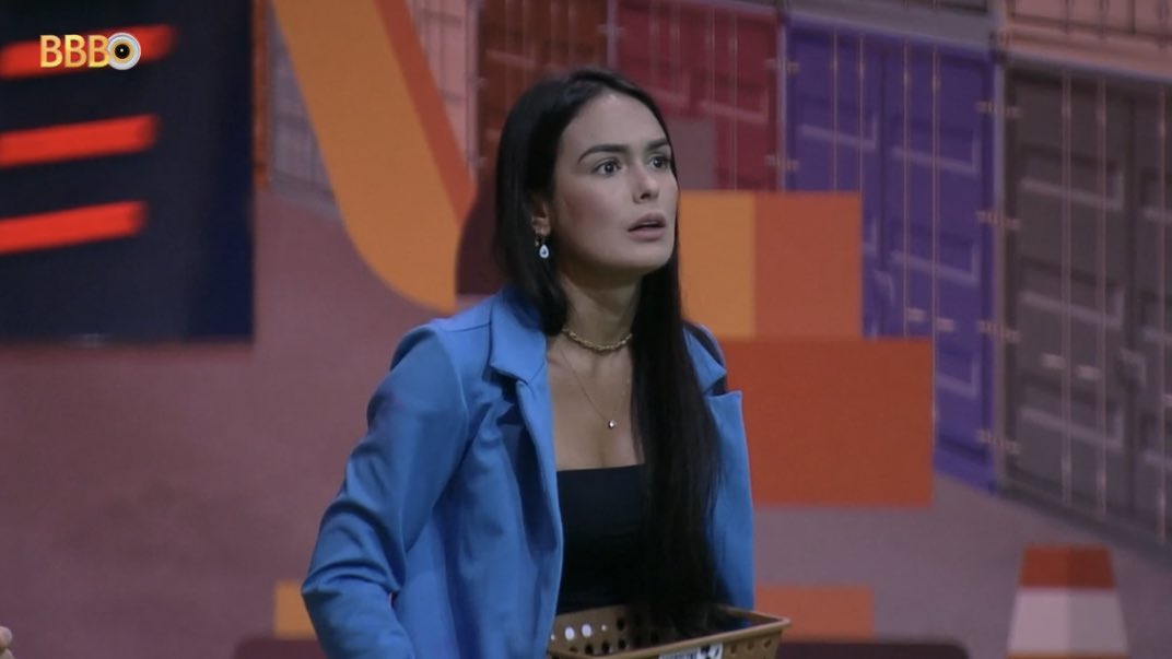 Cezar falando pro Boco Roso não se fazer de doido porque ele também tinha acordo com o trio do fundo do mar. Larissa começou a berrar. #BBB23